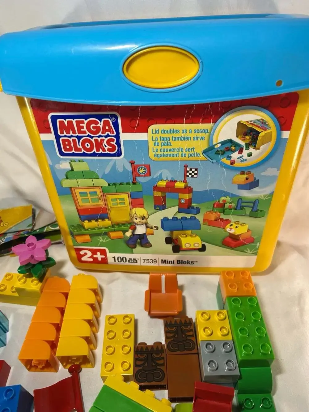 Assorted Mega Blocks multiple pieces see photos READ